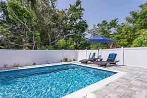 Quaint Cottage in a South Sarasota Neighborhood
