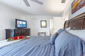 Quaint Cottage in a South Sarasota Neighborhood