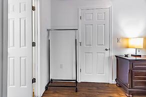 Quaint Cottage in a South Sarasota Neighborhood