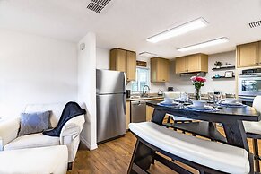 Quaint Cottage in a South Sarasota Neighborhood