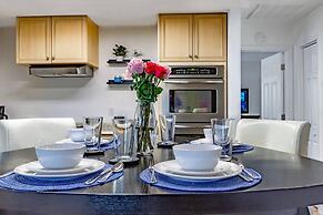 Quaint Cottage in a South Sarasota Neighborhood