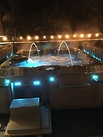Lux Exec Home HFX Waterfront Pool Hot Tub