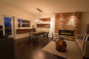 Lux Exec Home HFX Waterfront Pool Hot Tub