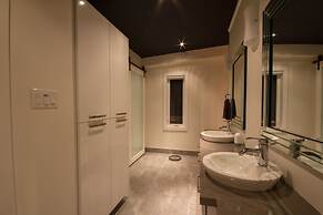 Lux Exec Home HFX Waterfront Pool Hot Tub