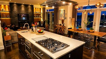 Lux Exec Home HFX Waterfront Pool Hot Tub