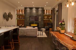 Lux Exec Home HFX Waterfront Pool Hot Tub