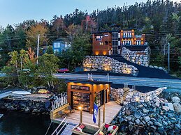 Lux Exec Home HFX Waterfront Pool Hot Tub