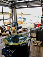 Lux Exec Home HFX Waterfront Pool Hot Tub