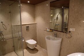 White Pearl Suites by Rosetum