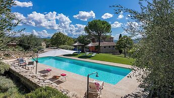 Villa Le Logge 12 1 in Todi