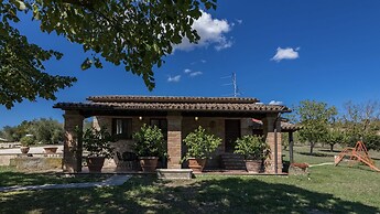 Villa Le Logge 12 1 in Todi