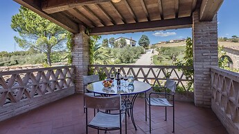 Villa Le Logge 12 1 in Todi