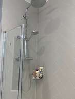 Contemporary 2 Bedroom Flat in Lewes