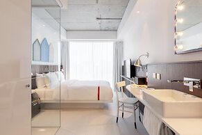 Ruby Zoe Hotel London by IHG