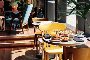 Ruby Zoe Hotel London by IHG