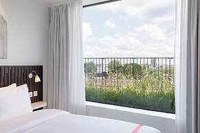 Ruby Zoe Hotel London by IHG