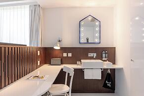 Ruby Zoe Hotel London by IHG