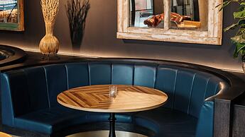 Ruby Zoe Hotel London by IHG