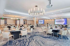 Cambria Hotel Waco Univ Riverfront