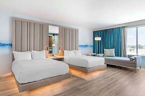 Cambria Hotel Waco Univ Riverfront