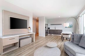 Cambria Hotel Waco Univ Riverfront