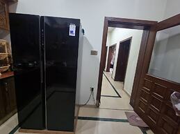 Impeccable 4-bed Villa in Gujrat