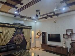 Impeccable 4-bed Villa in Gujrat