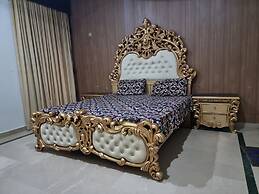 Impeccable 4-bed Villa in Gujrat