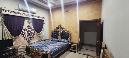 Impeccable 4-bed Villa in Gujrat