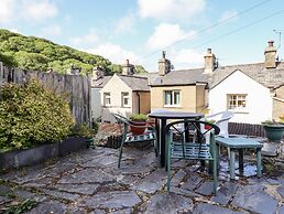 Pump Cottage, 8 Glyn Terrace