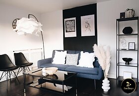 Northway House - Close to M62 and M6