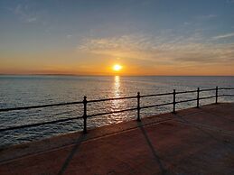 Inviting 1-bed Apartment in Herne Bay