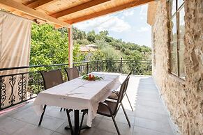 Serenity Retreat in Pidasos