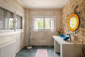 Serenity Retreat in Pidasos