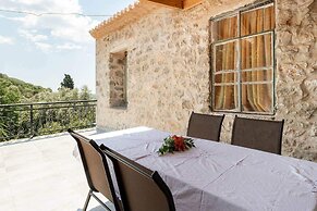 Serenity Retreat in Pidasos