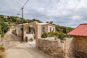 Serenity Retreat in Pidasos