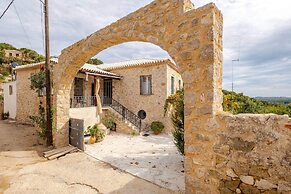 Serenity Retreat in Pidasos