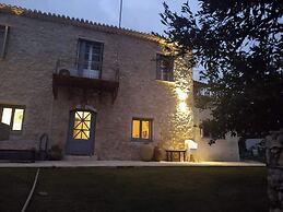 Serenity Retreat in Pidasos