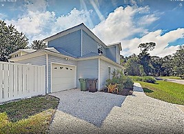 Casa More - Lower 2 Bedroom Home by Redawning