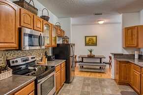 Casa More - Lower 2 Bedroom Home by Redawning