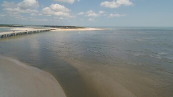 Casa More - Lower 2 Bedroom Home by Redawning