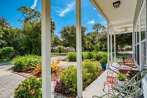 Casa More - Lower 2 Bedroom Home by Redawning