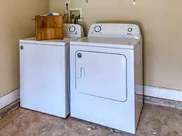 Casa More - Lower 2 Bedroom Home by Redawning