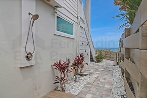 226 Sf 2nd Floor 3 Bedroom Townhouse by RedAwning