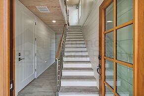 226 Sf 2nd Floor 3 Bedroom Townhouse by RedAwning