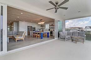 226 Sf 2nd Floor 3 Bedroom Townhouse by RedAwning