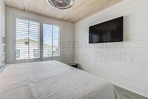 226 Sf 2nd Floor 3 Bedroom Townhouse by RedAwning