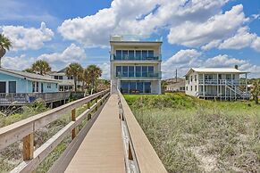 226 Sf 2nd Floor 3 Bedroom Townhouse by RedAwning