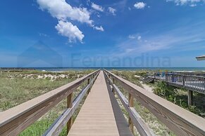 226 Sf 2nd Floor 3 Bedroom Townhouse by RedAwning