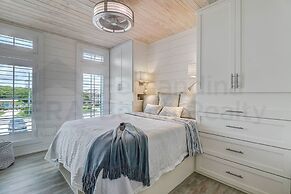 226 Sf 2nd Floor 3 Bedroom Townhouse by RedAwning